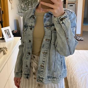 GAP Denim Jacket in Light Wash